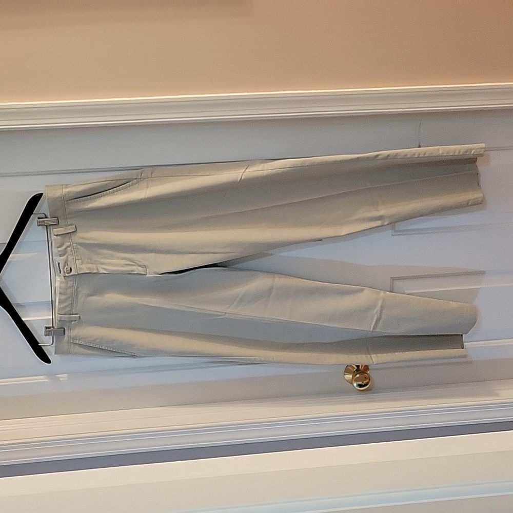 Dockers Light beige classic fit flat front pants 34/32